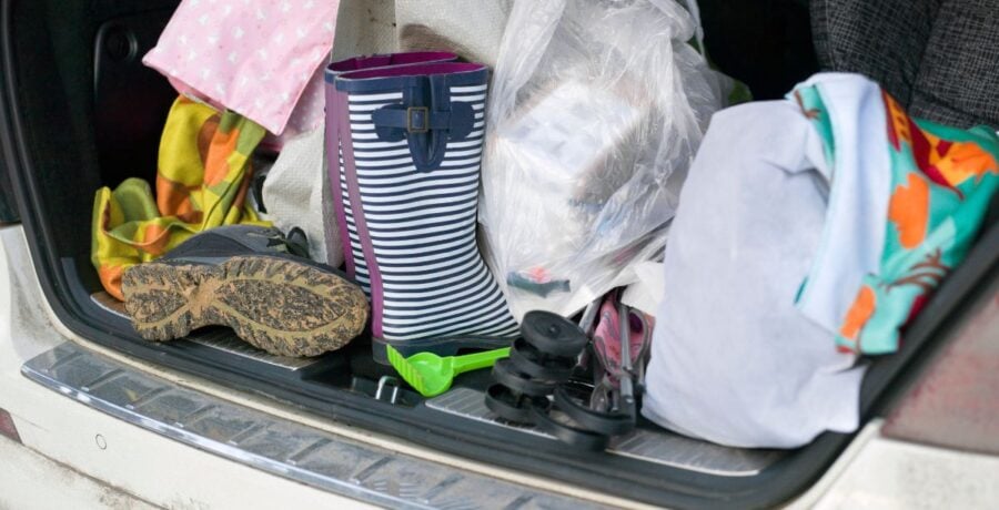10 Crucial Items You Should Keep In The Car Every Day