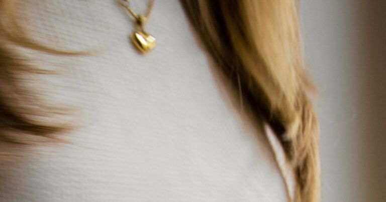 5 Everyday Habits That Steal Your Joy (and What to Do Instead)